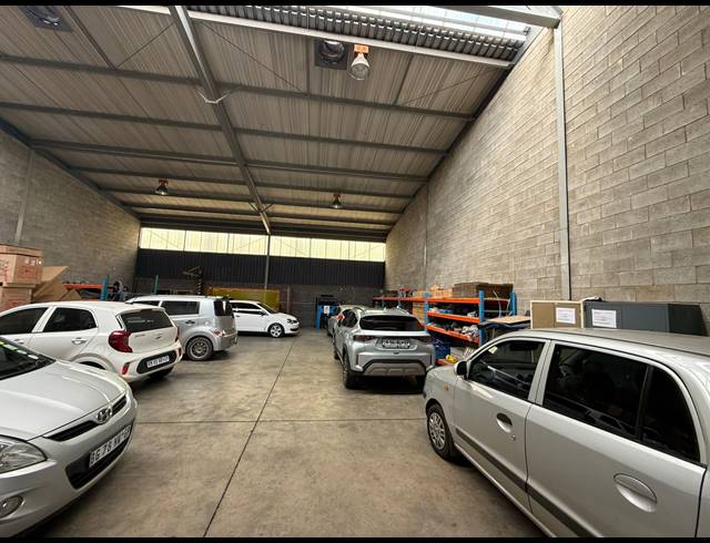 400M² WAREHOUSE TO LET IN SPARTAN